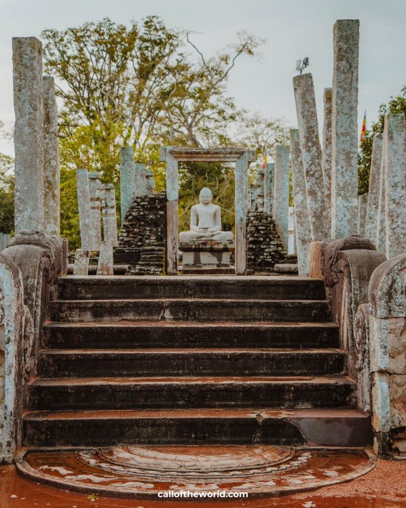 How to Visit Anuradhapura Sacred City, Sri Lanka