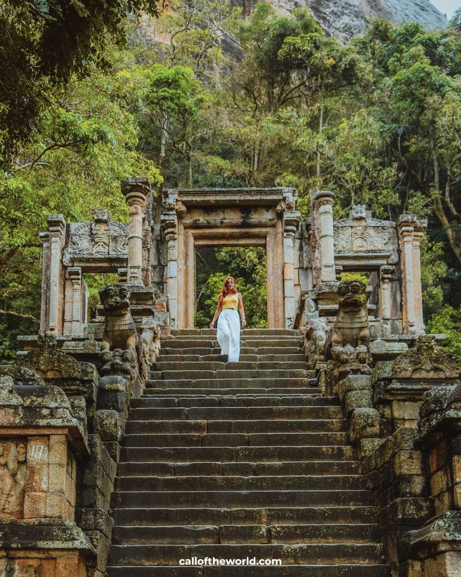 How to Visit Yapahuwa Rock Fortress, Sri Lanka (Public Transport)