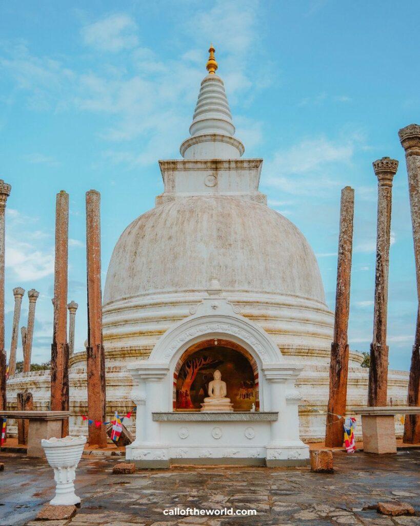 How to Visit Anuradhapura Sacred City, Sri Lanka