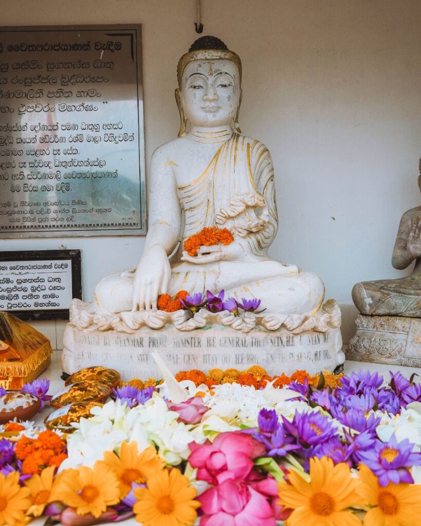 How to Visit Anuradhapura Sacred City, Sri Lanka