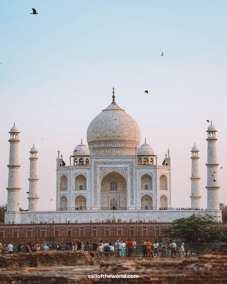 How to Spend a Day in Agra, India: 24 Hour Itinerary. Taj Mahal.